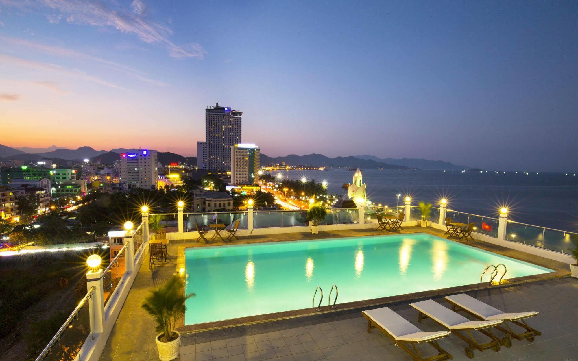 แฮปปี้ ไลท์ โฮเต็ล Hotel ญาจาง ภายนอก รูปภาพ